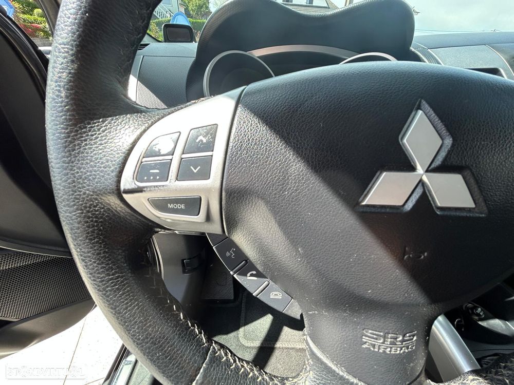 Mitsubishi Outlander 2.0 DI-D Intense+ 4WD - 22