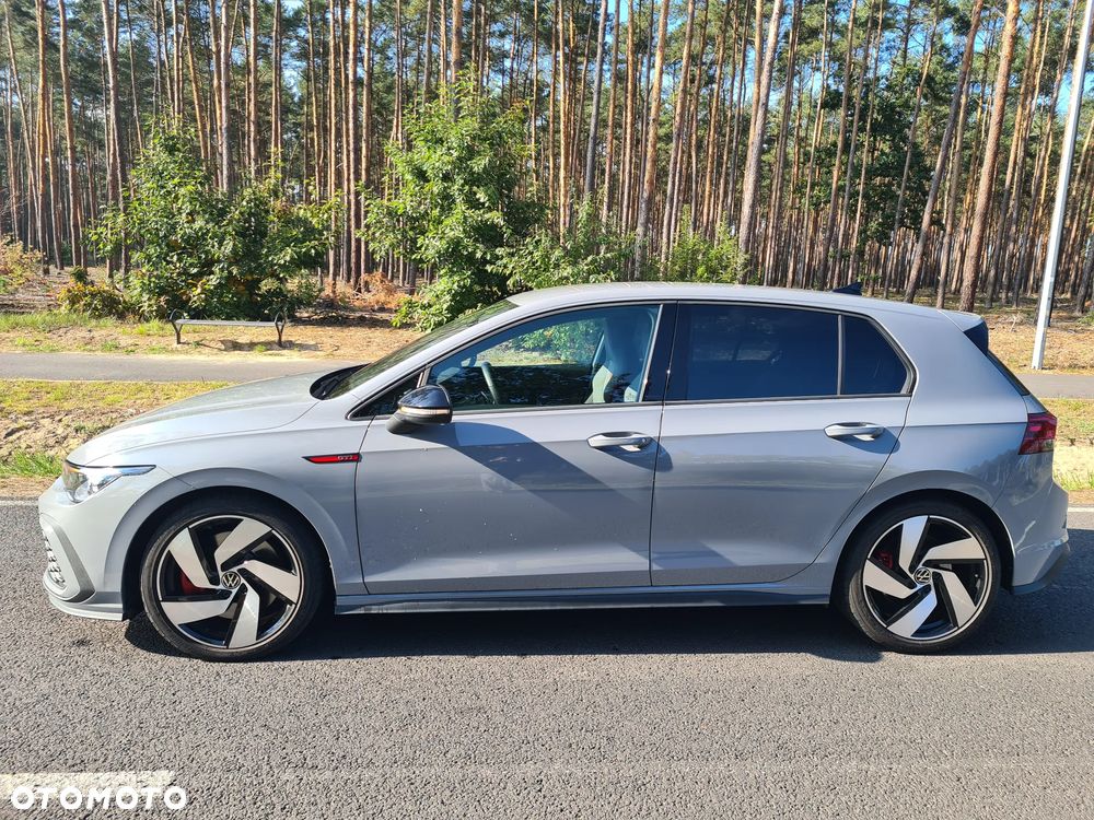 Volkswagen Golf - 2