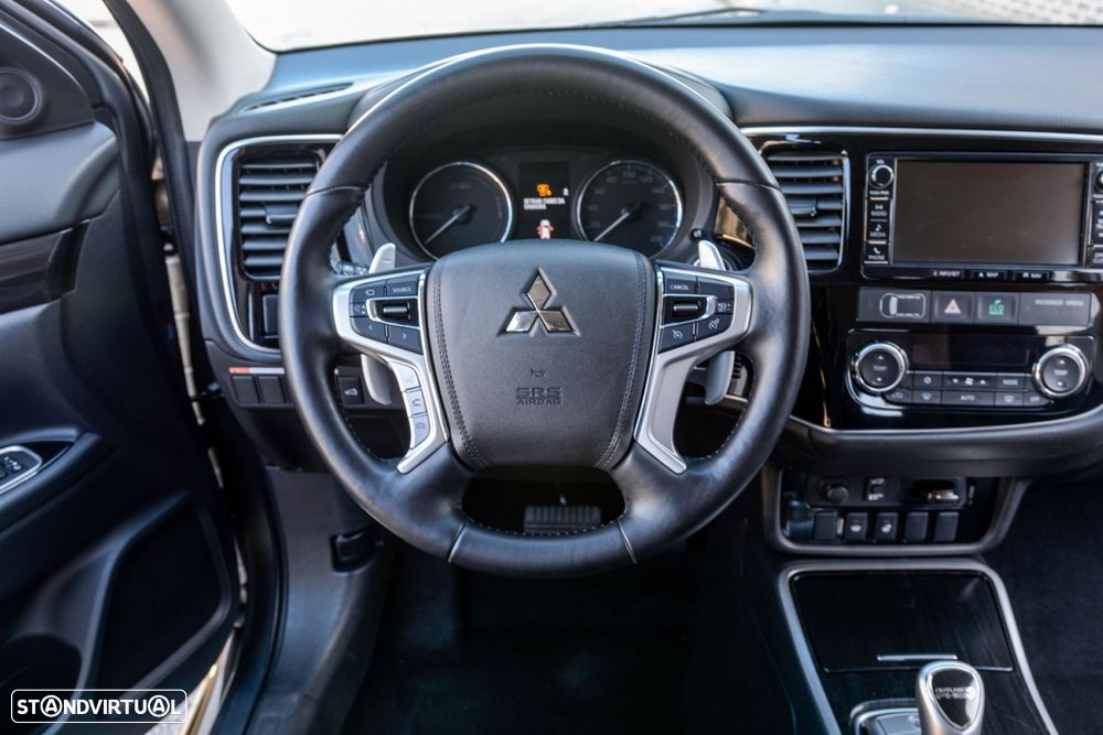 Mitsubishi Outlander 2.0 PHEV Intense - 24