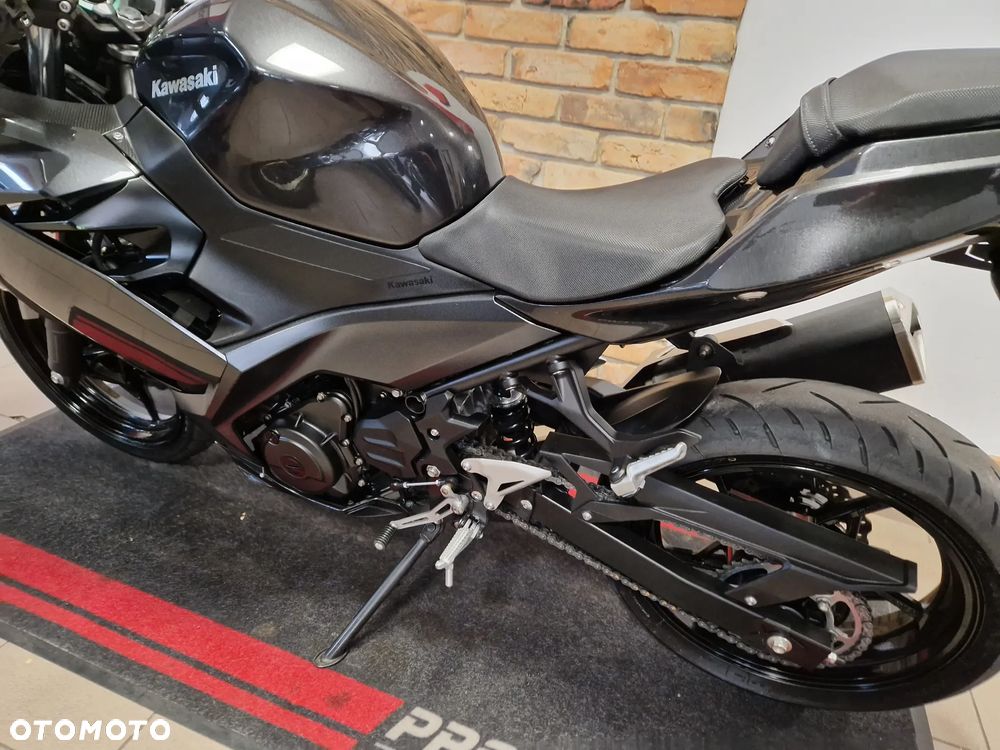 Kawasaki Ninja 400 - 38