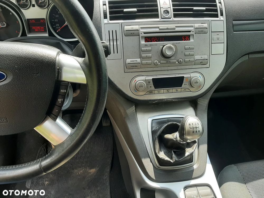 Ford Kuga - 12