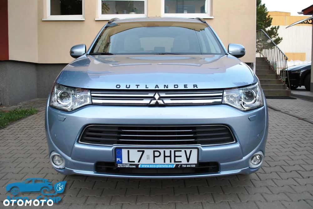 Mitsubishi Outlander Instyle NAVI + - 27