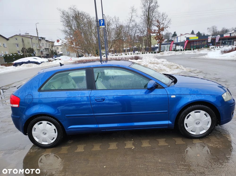 Audi A3 3-drzwiowe 1.6 Attraction - 10