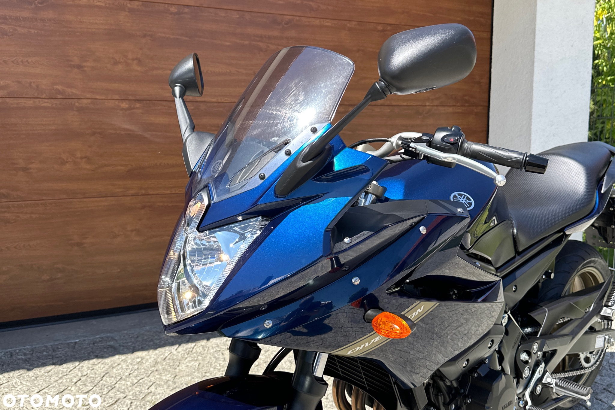 Yamaha XJ - 16