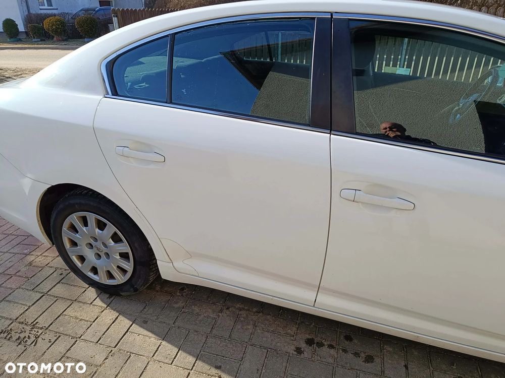 Toyota Avensis 2.0 D-4D Active - 5