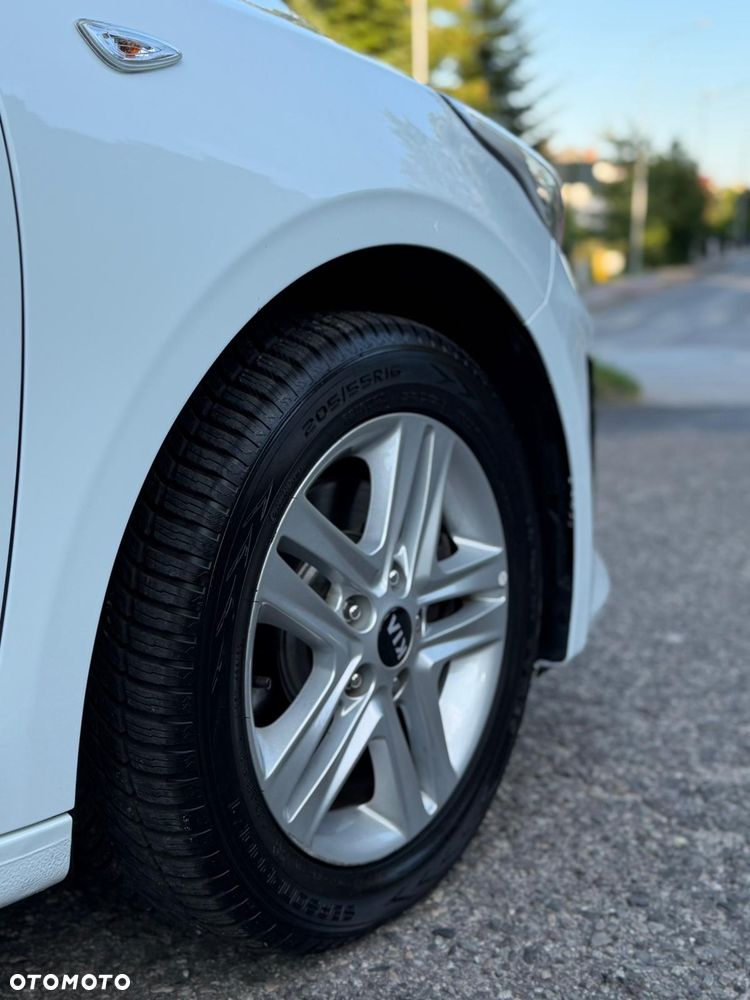 Kia Ceed - 11