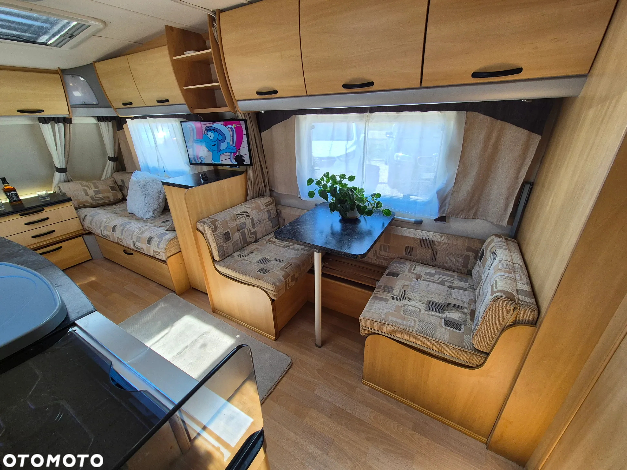 SWIFT STERLING EUROPA 520 - 18