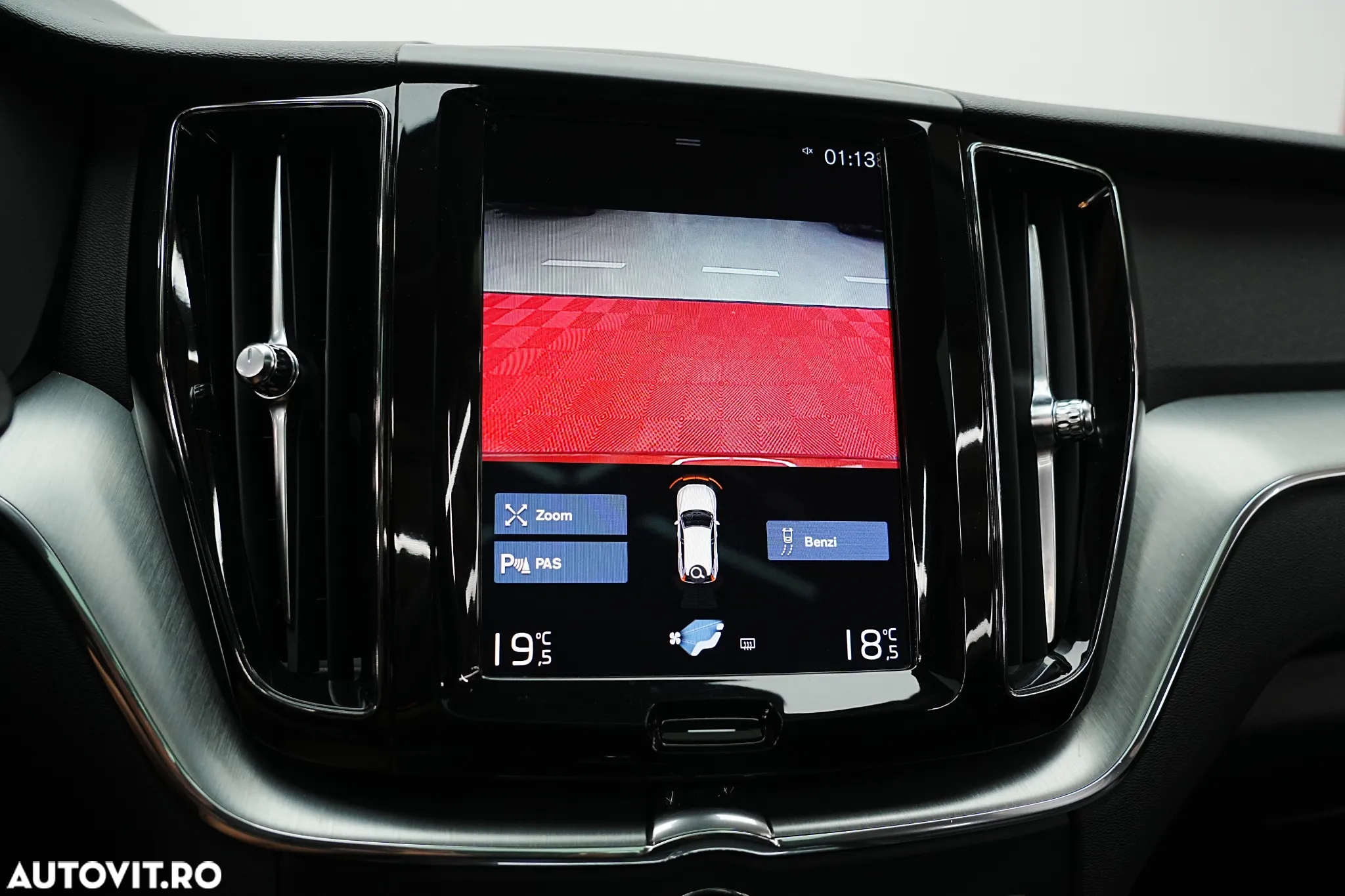 Volvo XC 60 T8 Twin Engine AWD Geartronic Momentum - 27