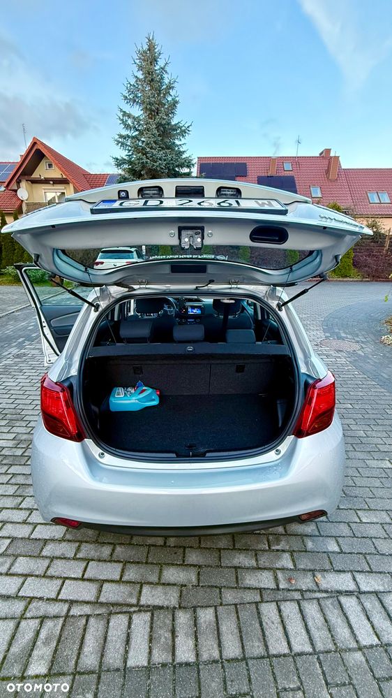 Toyota Yaris Hybrid 100 Premium - 8