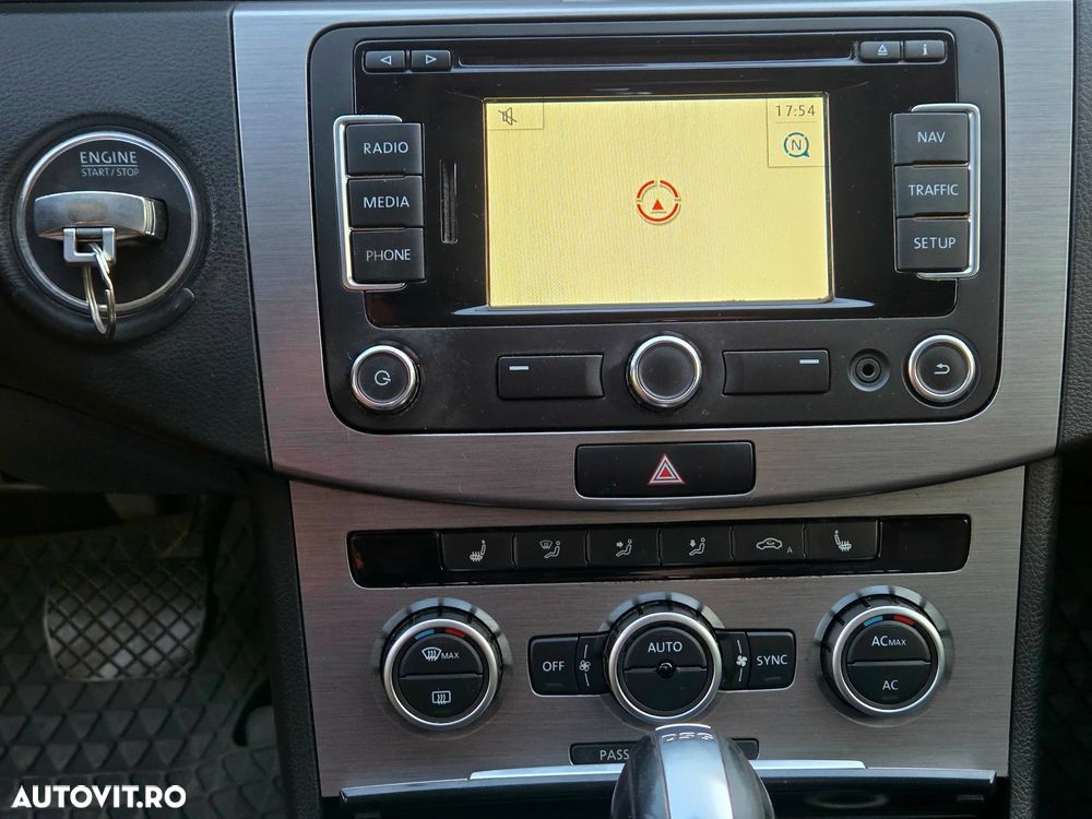 Volkswagen Passat 2.0 TDI DSG Comfortline - 22