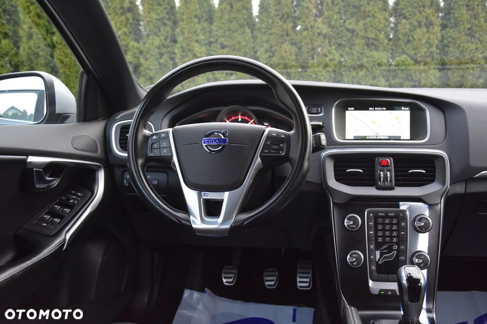 Volvo V40 D2 Drive-E R-Design Momentum - 10