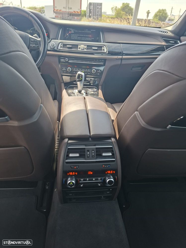 BMW 740 d Pack M - 4