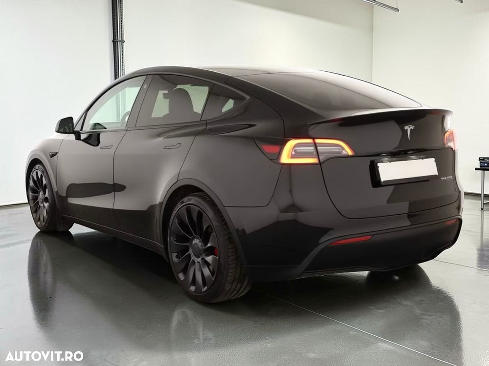 Tesla Model Y Performance Dual Motor AWD - 4