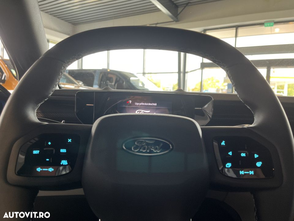 Ford Explorer - 26