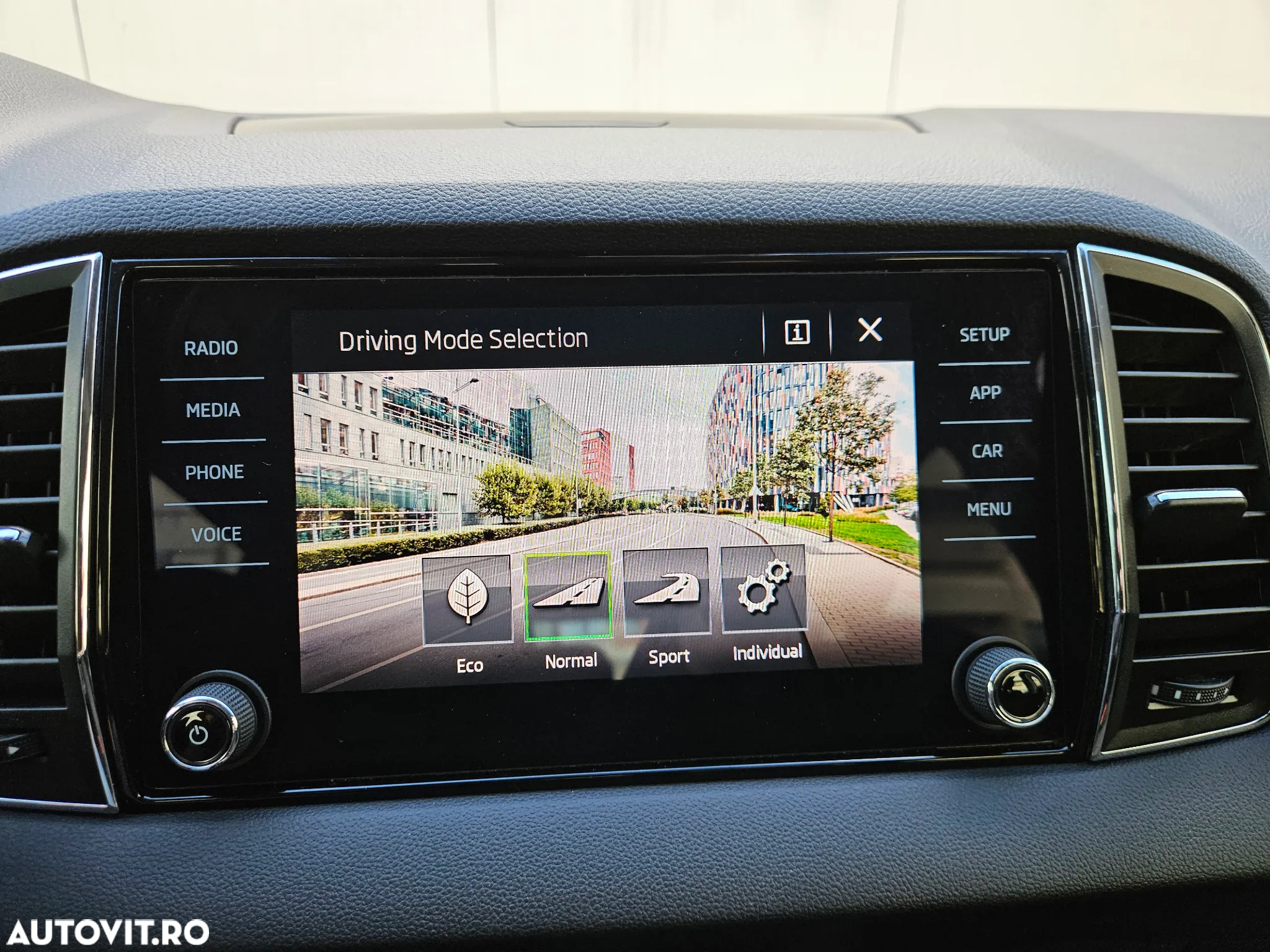 Skoda Karoq 1.5 TSI DSG Style - 34