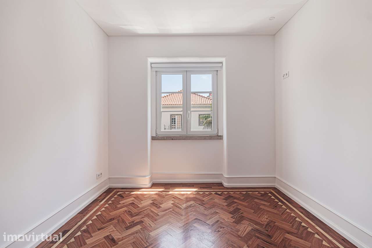 Apartamento T2 recuperado com logradouro - Grande imagem: 3/20