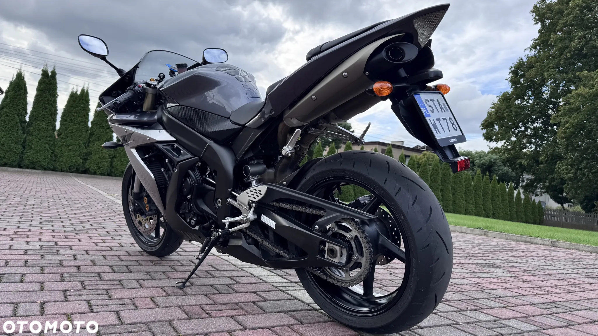 Yamaha R1 - 26