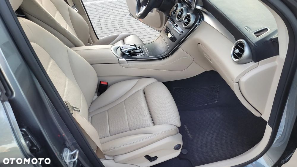 Mercedes-Benz GLC - 26