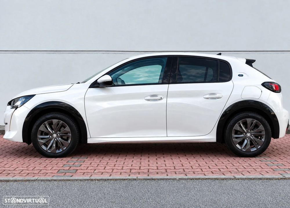 Peugeot e-208 Allure - 13
