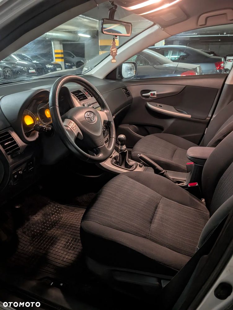 Toyota Corolla 1.4 D-4D Premium - 9