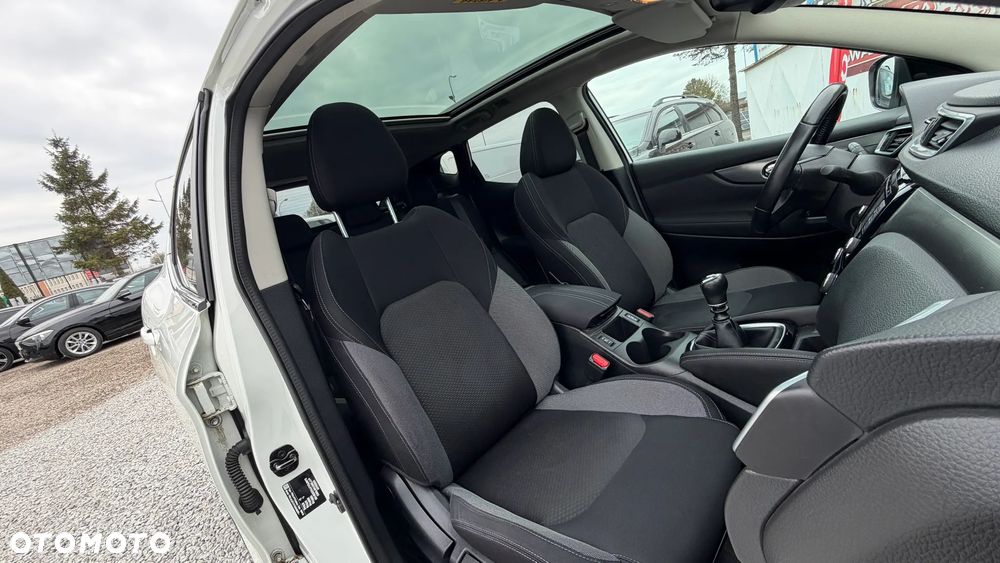 Nissan Qashqai 1.2 DIG-T N-Connecta EU6 - 34