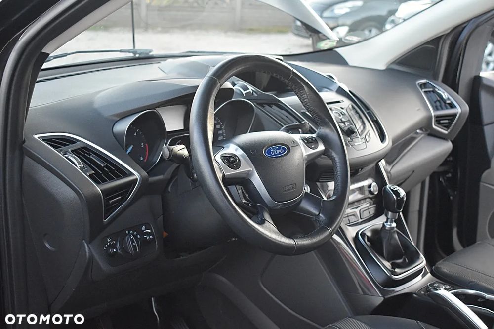 Ford Kuga 2.0 TDCi 2x4 Titanium - 18