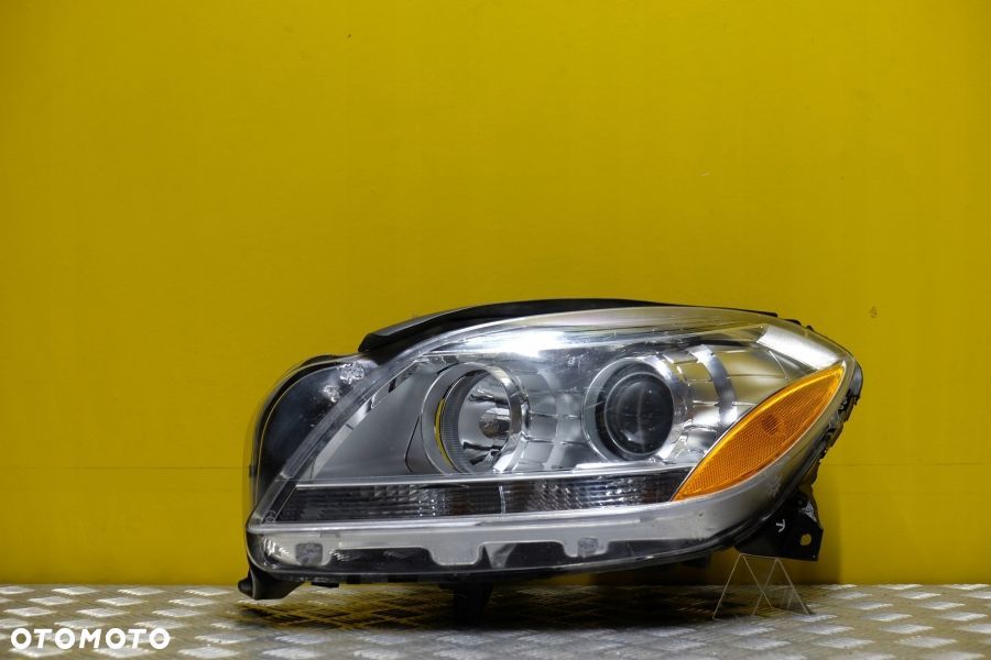 MERCEDES ML W166 12- REFLEKTOR LAMPA ZWYKŁA L USA - 1