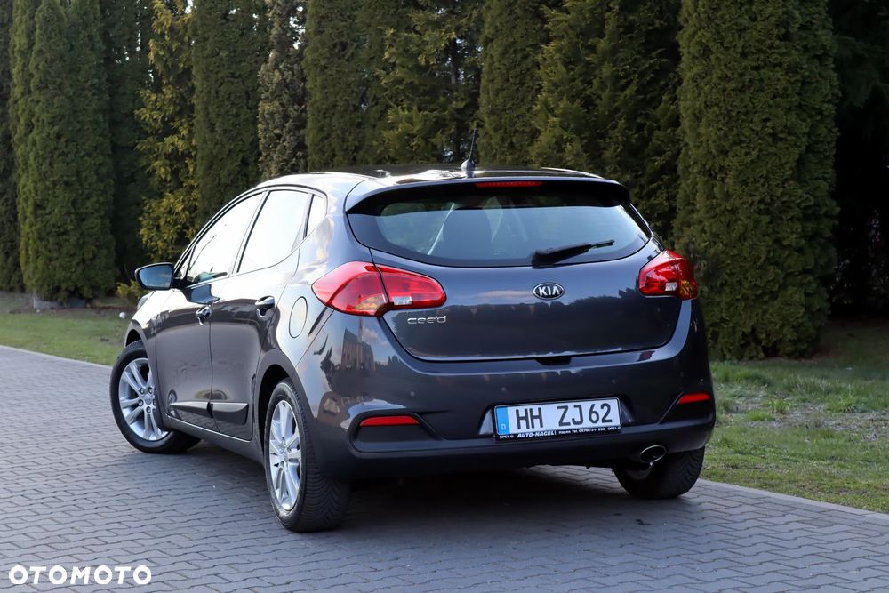 Kia Ceed 1.6 GDI Dream Team Edition - 6