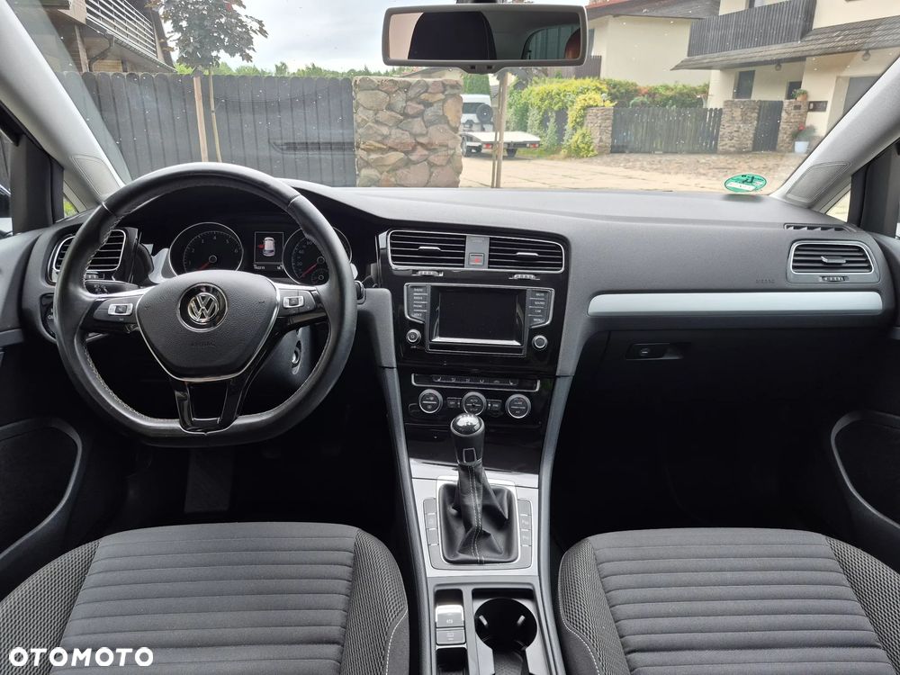 Volkswagen Golf - 17