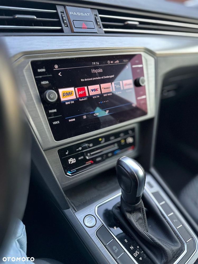 Volkswagen Passat 2.0 TDI EVO Elegance DSG - 12