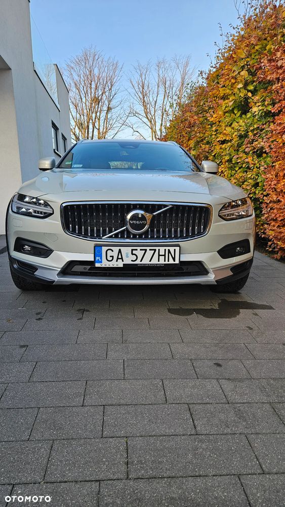 Volvo V90 Cross Country - 4
