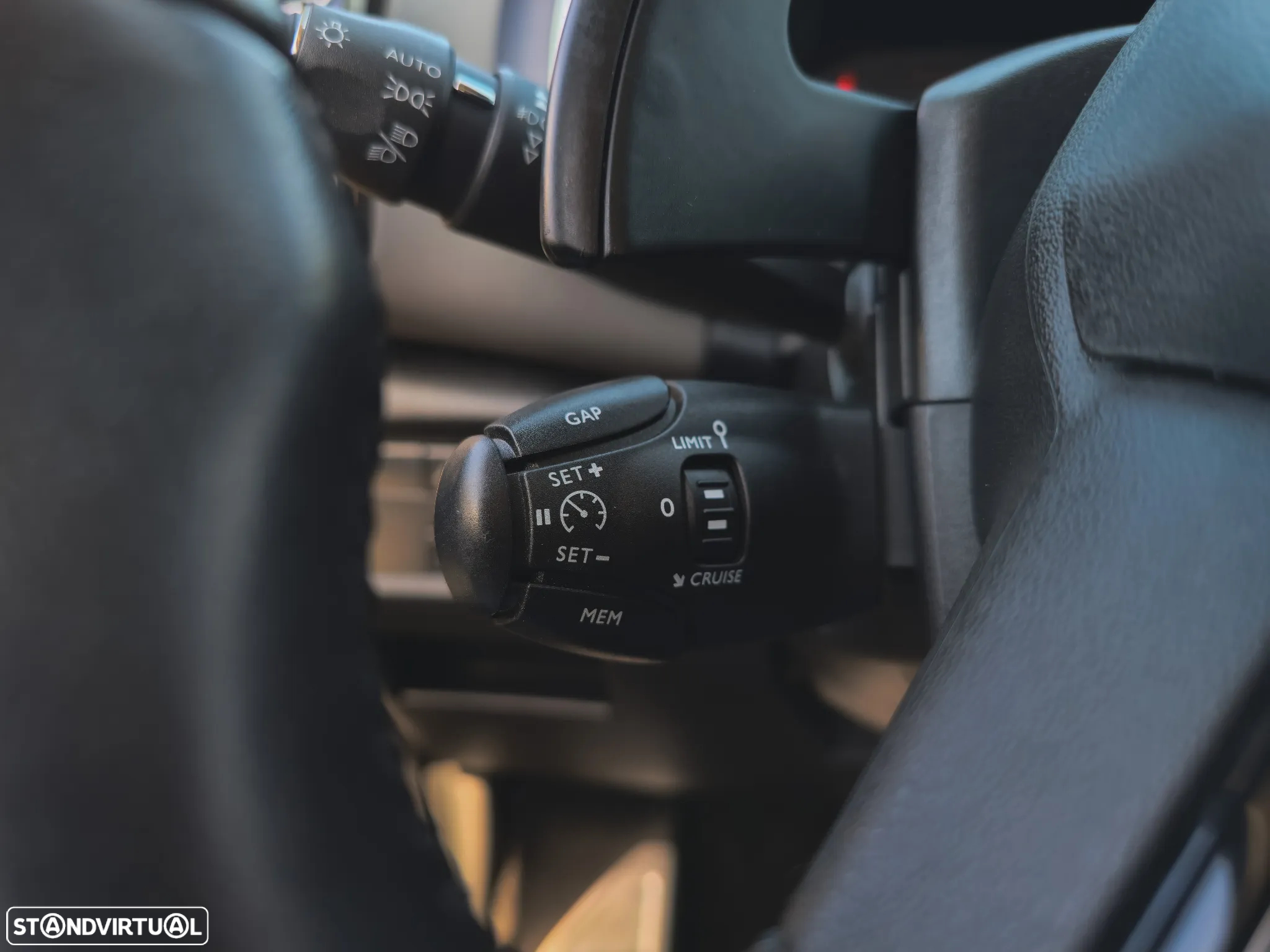 Citroën C5 Aircross Hybrid 225 e-EAT8 C-SERIES - 16