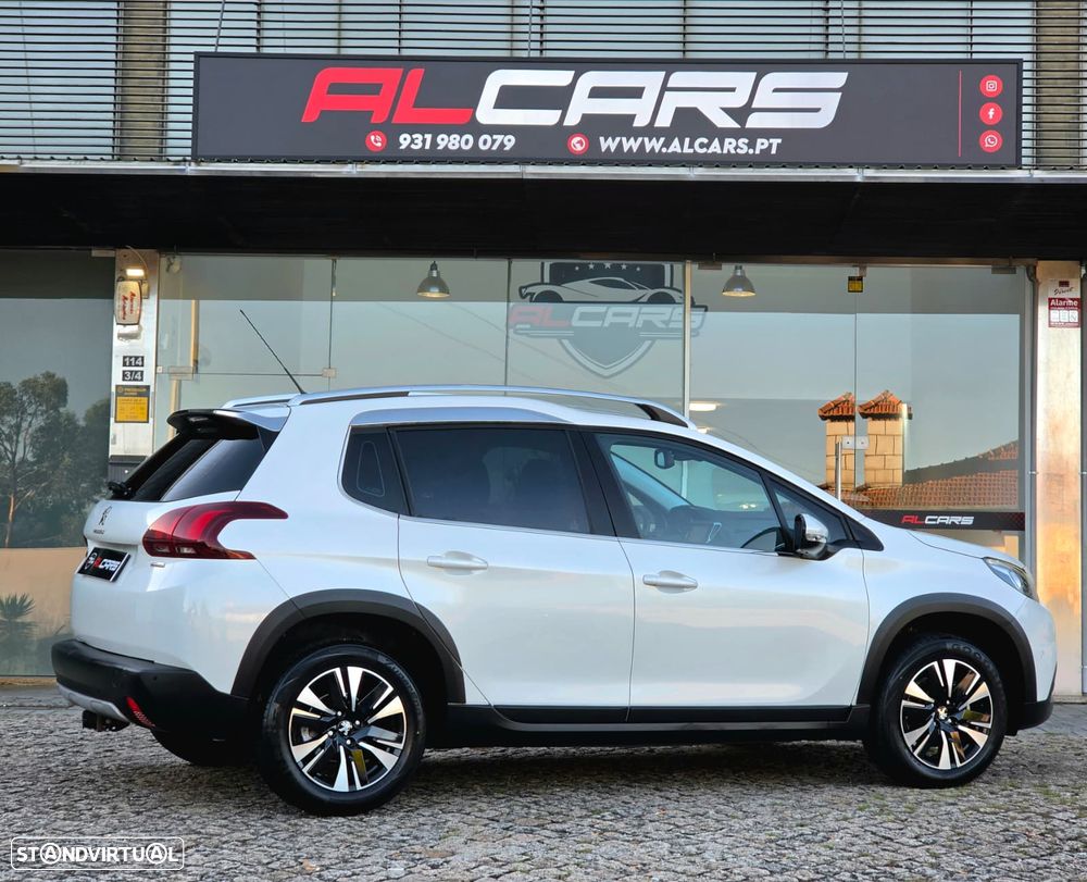 Peugeot 2008 1.2 PureTech Allure - 12