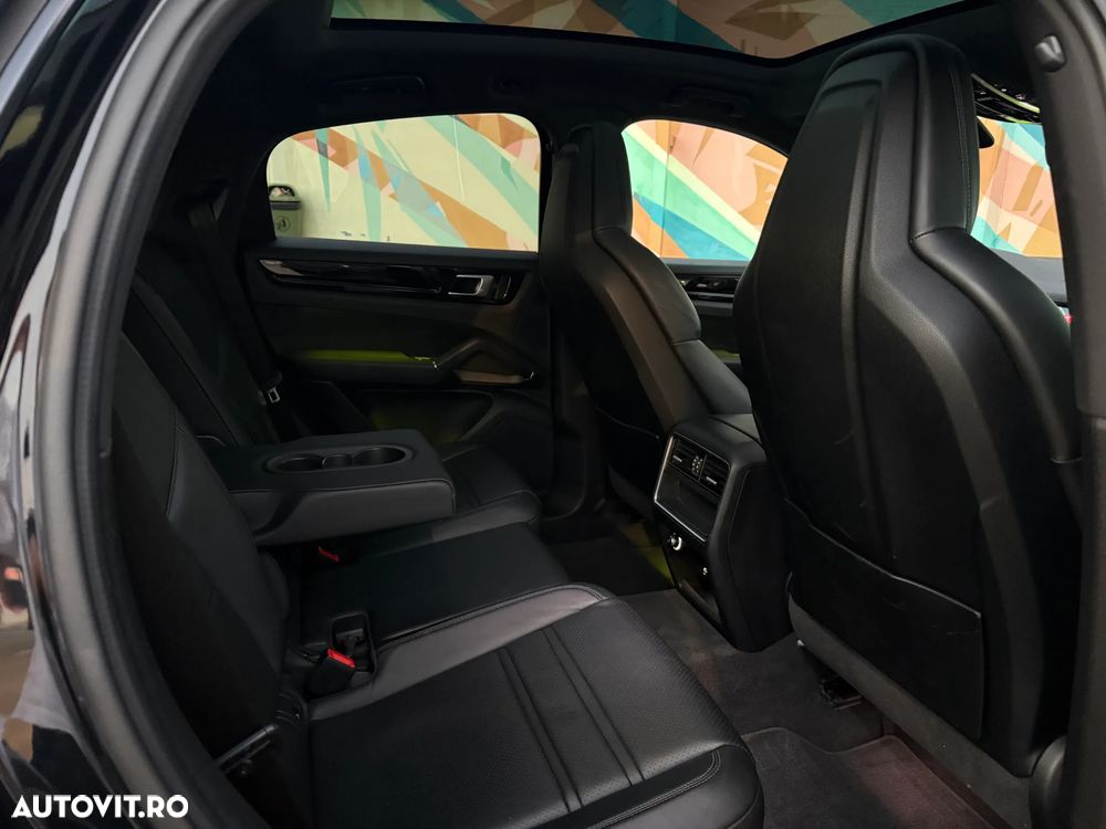 Porsche Cayenne Coupe Standard - 10