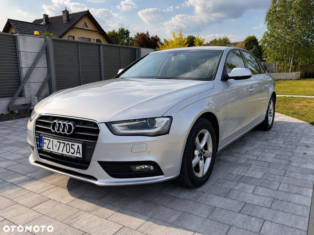 Audi A4 Limousine - 1