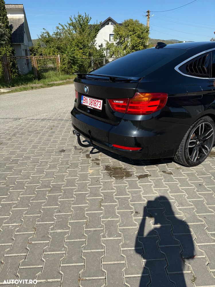 BMW Seria 3 320d GT - 13