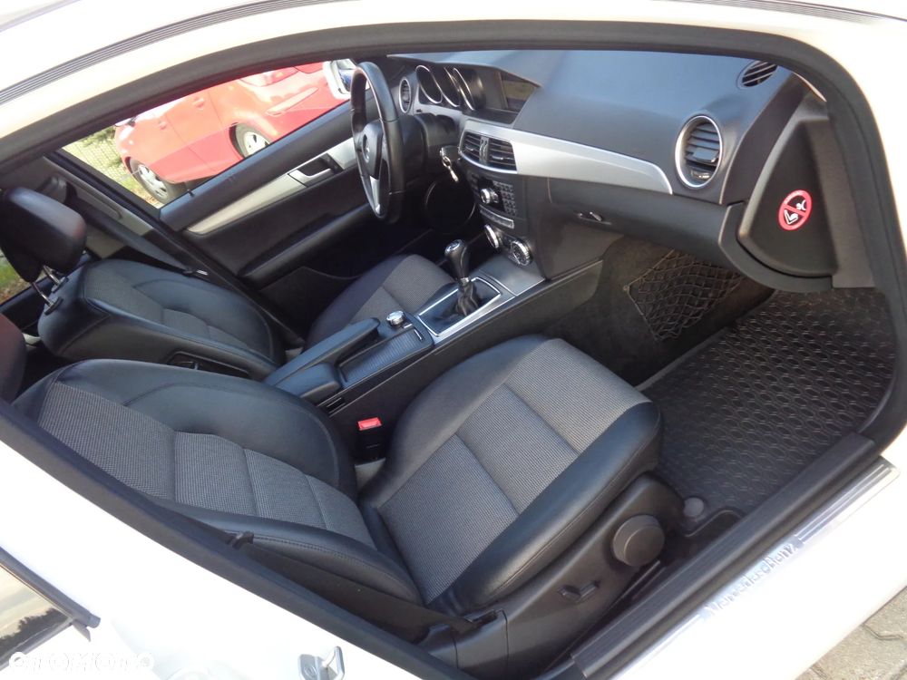 Mercedes-Benz Klasa C 180 BlueEFFICIENCY Avantgarde - 5