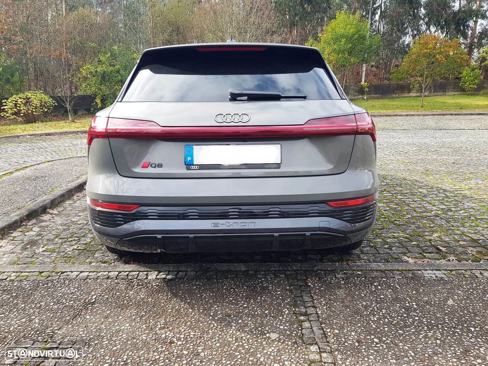 Audi Q8 e-Tron 50 quattro S line - 12
