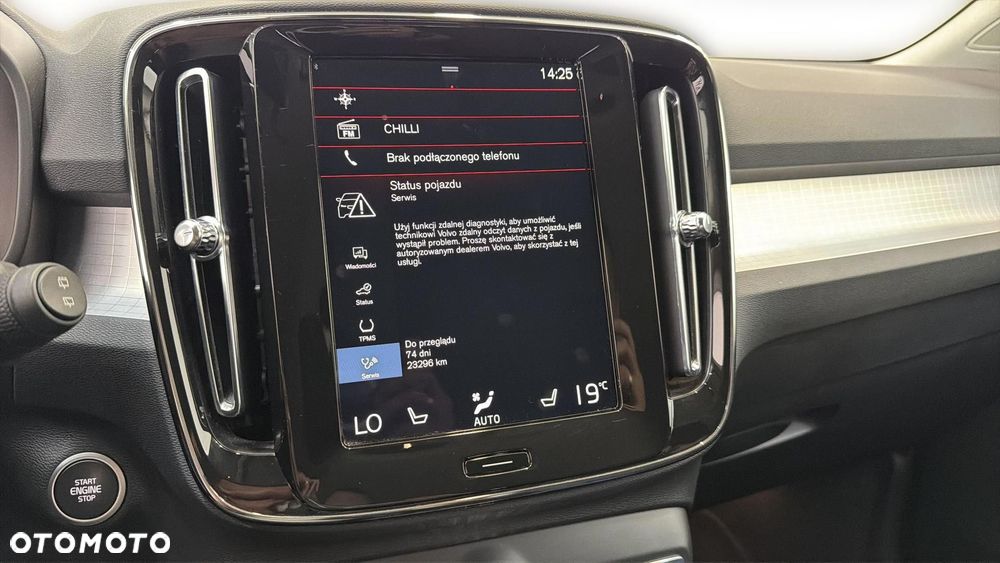 Volvo XC 40 T3 Momentum Pro - 33