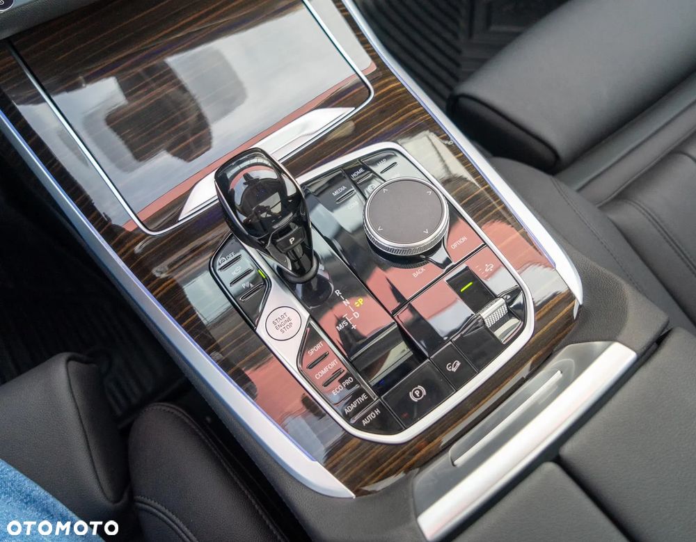 BMW X7 xDrive40i - 16