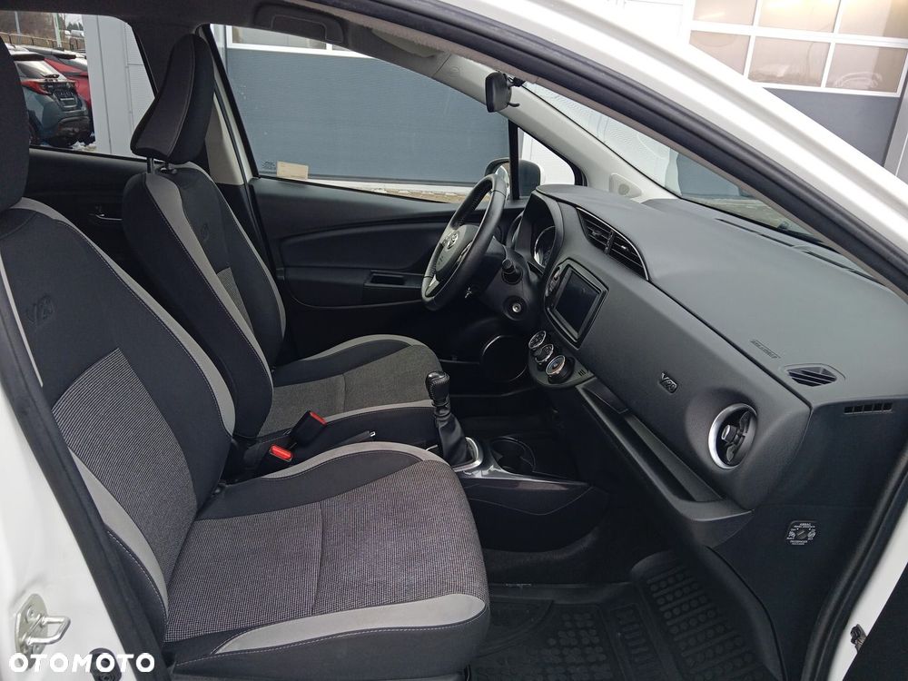 Toyota Yaris - 10