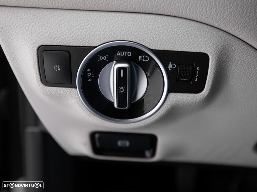 Mercedes-Benz GLA 180 - 14