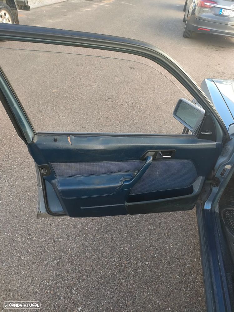 Mercedes-Benz W201 (1982-1993) 190 D 2.0 - 2