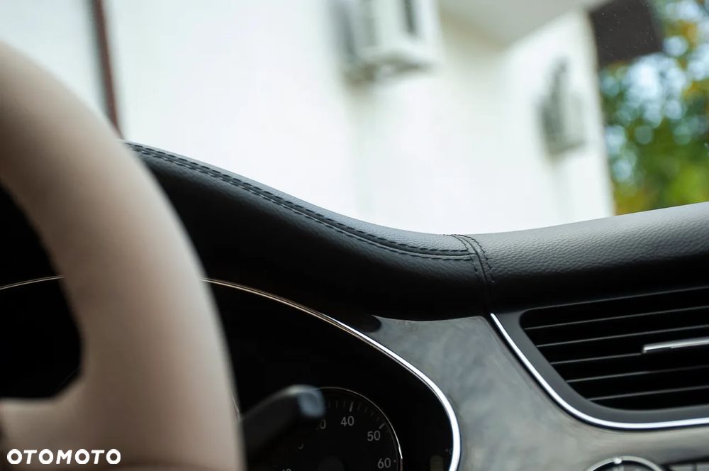 Mercedes-Benz CLS - 38