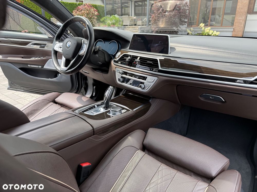 BMW Seria 7 750Ld xDrive - 24