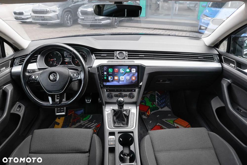 Volkswagen Passat - 26