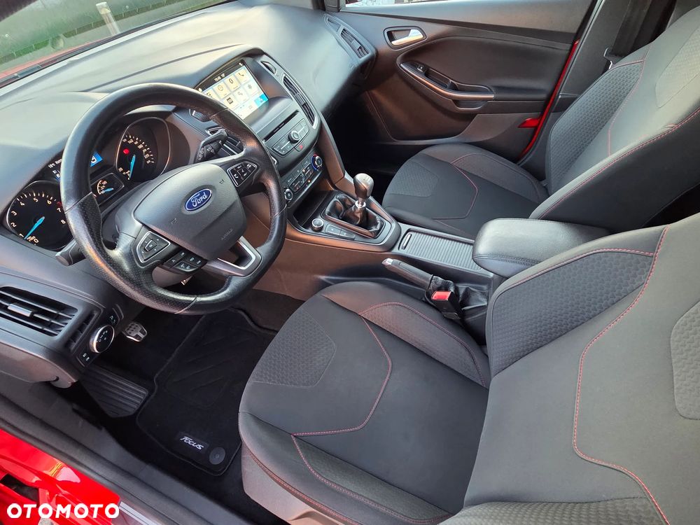 Ford Focus 1.0 EcoBoost Start-Stopp-System ST-LINE DESIGN - 8