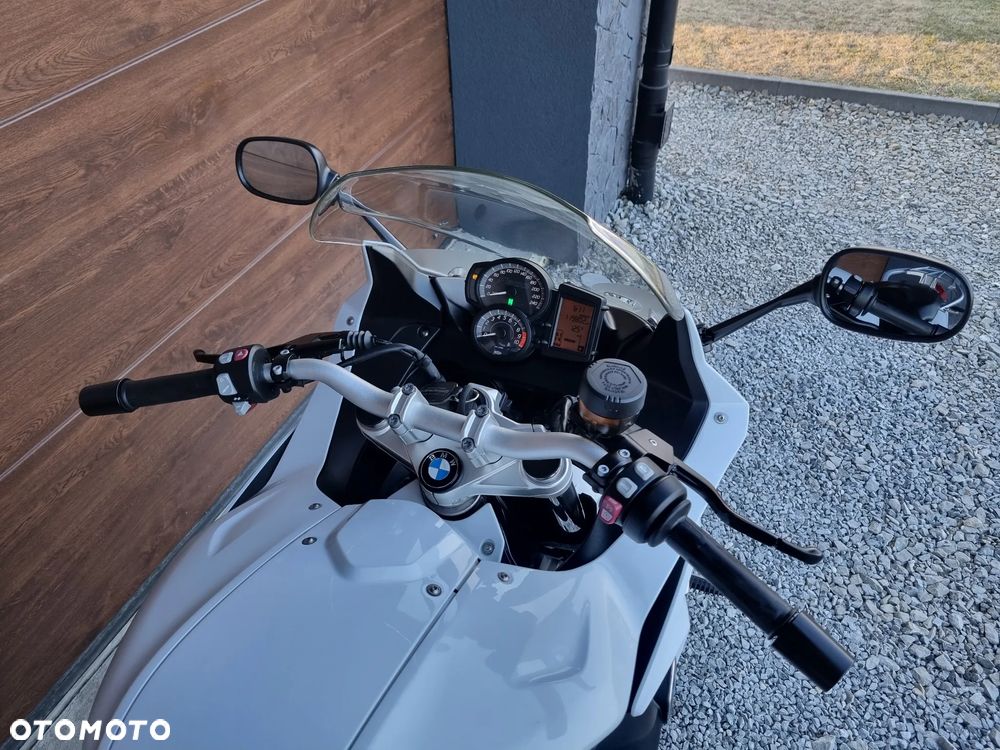 BMW F - 21
