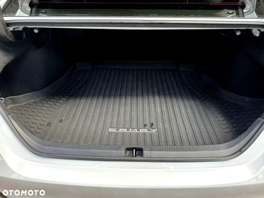 Toyota Camry - 13