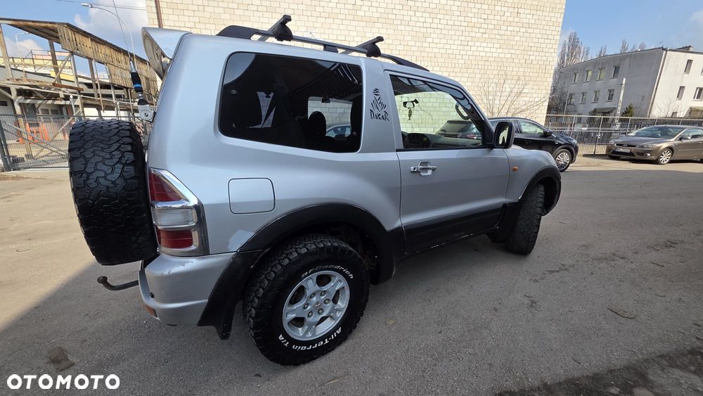 Mitsubishi Pajero - 20